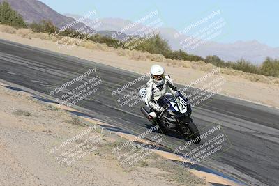 media/Dec-01-2025-Moto Forza (Mon) [[2daa91e15f]]/3-Beginner Group/Session 4 (Turn 10 Inside)/